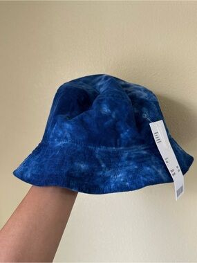 NWT Urban Outfitter’s Bucket Hat